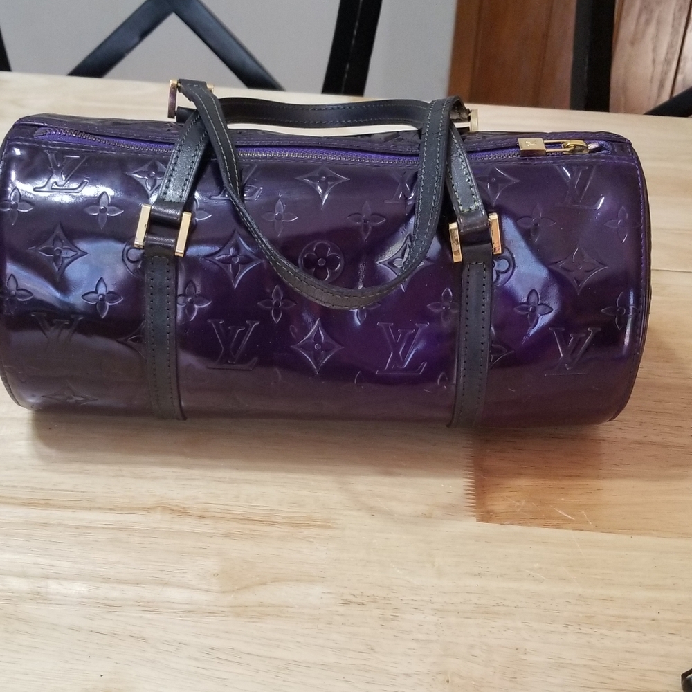 AUTHENTIC LV papillon Vernis